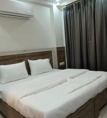 Ferienwohnung Rose Garden Dhaka Exterior foto